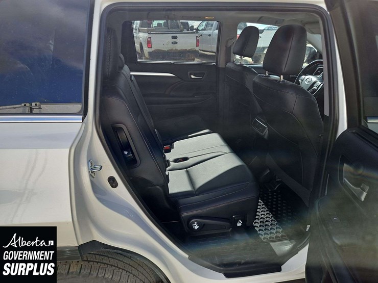 2019-toyota-highlander-hybrid-image-18