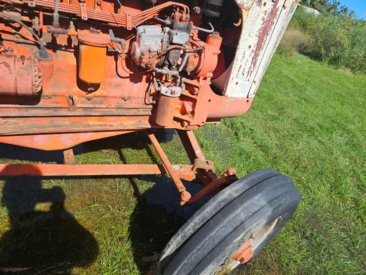 #2531-•-case-900-tractor-image-16
