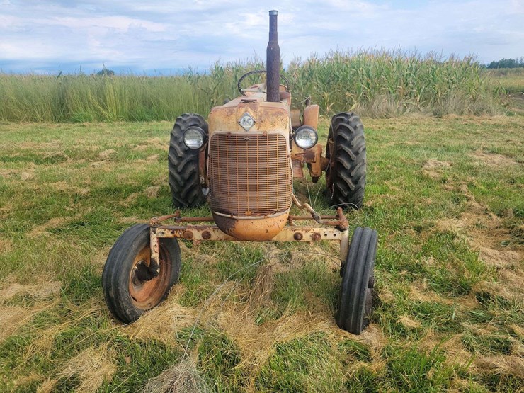 allis-chalmers-d10-tractor-image-2