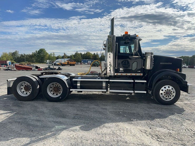2015-western-star-4900sf-image-4