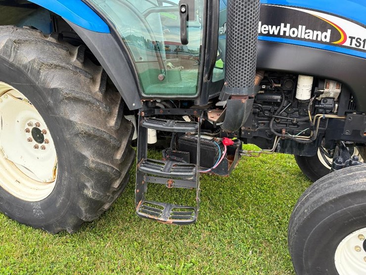new-holland-ts110a-image-17