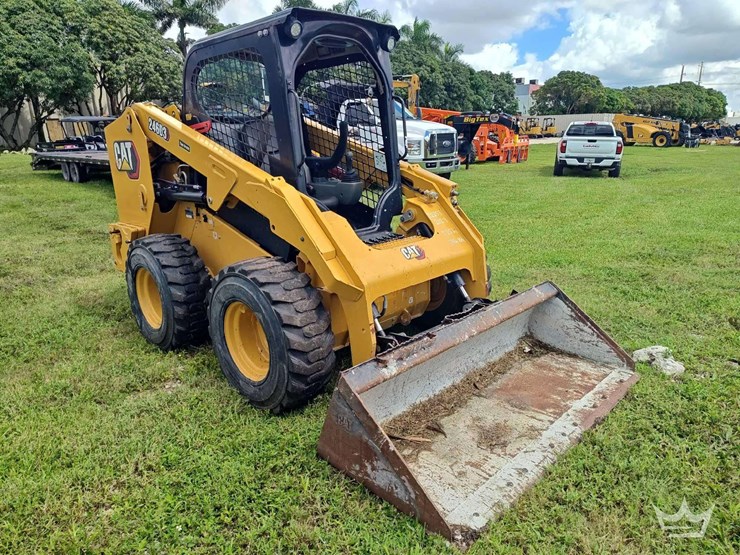 2023-caterpillar-246d3-image-2