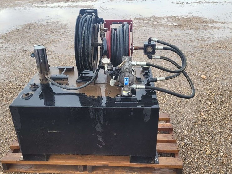 lubrication-skid-100-gallon-used-oil/100-gallon-new-oil-tanks-image-3