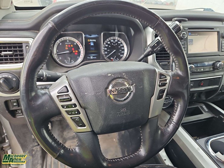 2016-nissan-titan-image-18