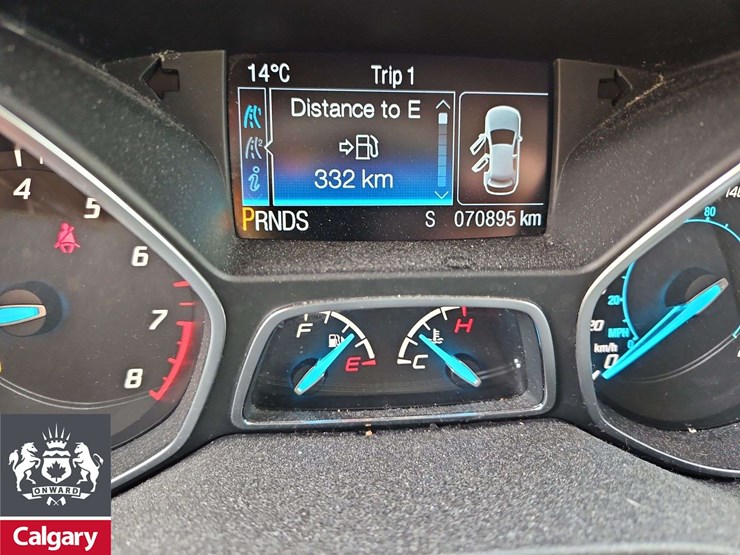 2015-ford-escape-se-image-21