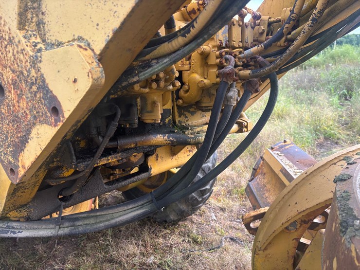 caterpillar-12-image-29