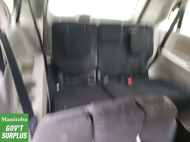2012-dodge-grand-caravan-sxt-image-31