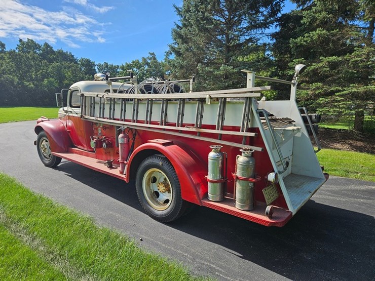 #2514-•-1947-gmc-ec-303-fire-truck-image-3