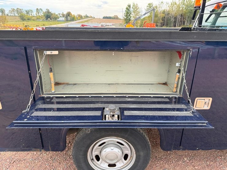 ford-f250-xl-image-28