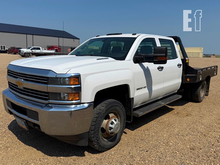 2015-chevrolet-3500hd-image-1