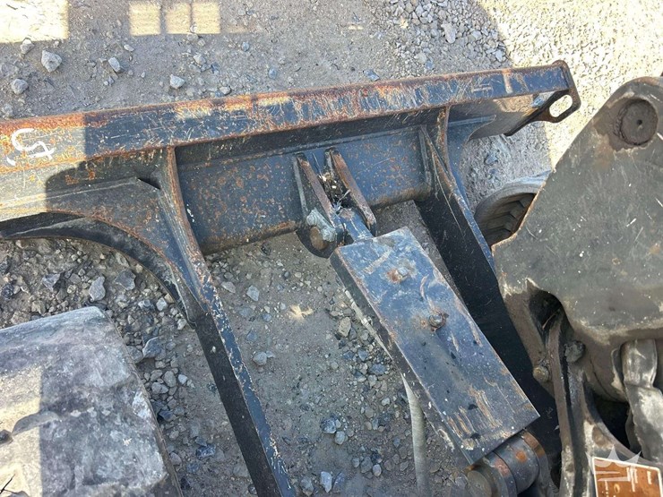 2017-deere-26g-image-21