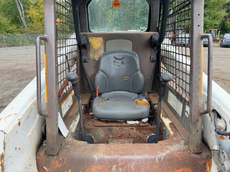 2008-bobcat-s220-image-16