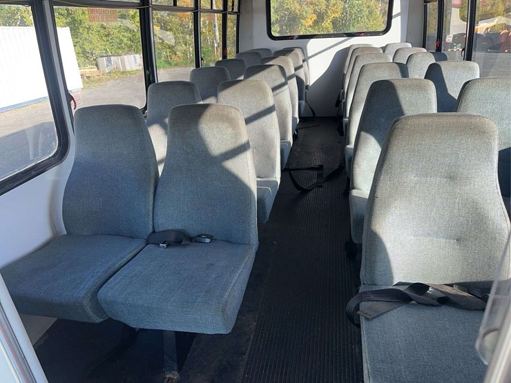 2017-ford-e450-image-25
