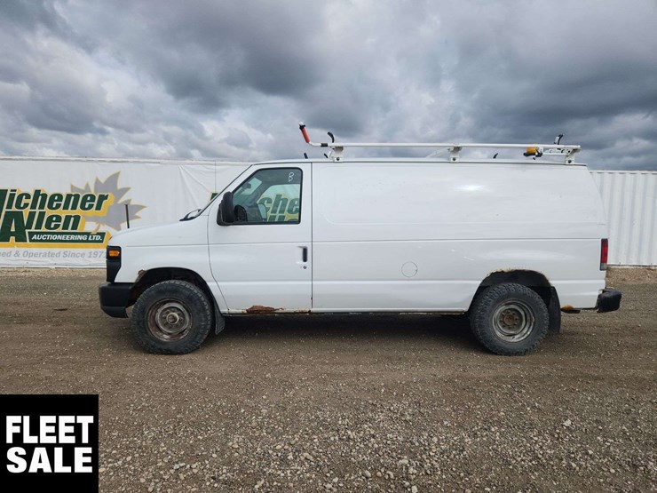 2010-ford-cargo-image-5