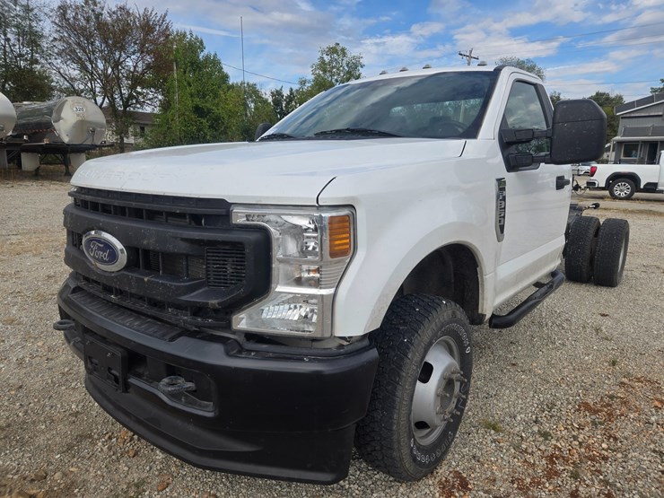 2021-ford-f350-image-1