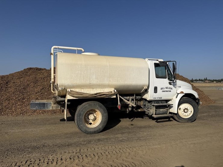 2013-freightliner-ma025-water-truck-image-3