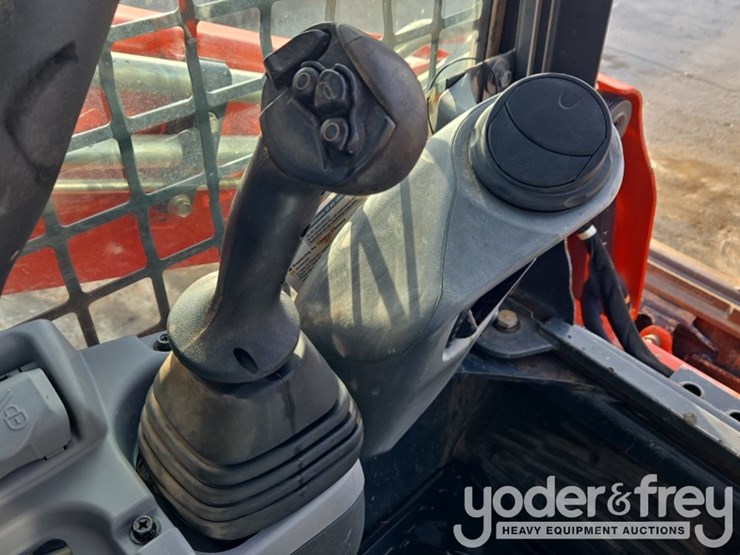 2023-kubota-svl65-2-image-46
