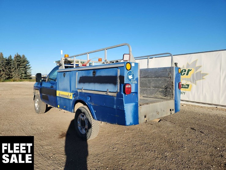 2011-chevrolet-silverado-3500hd-image-3