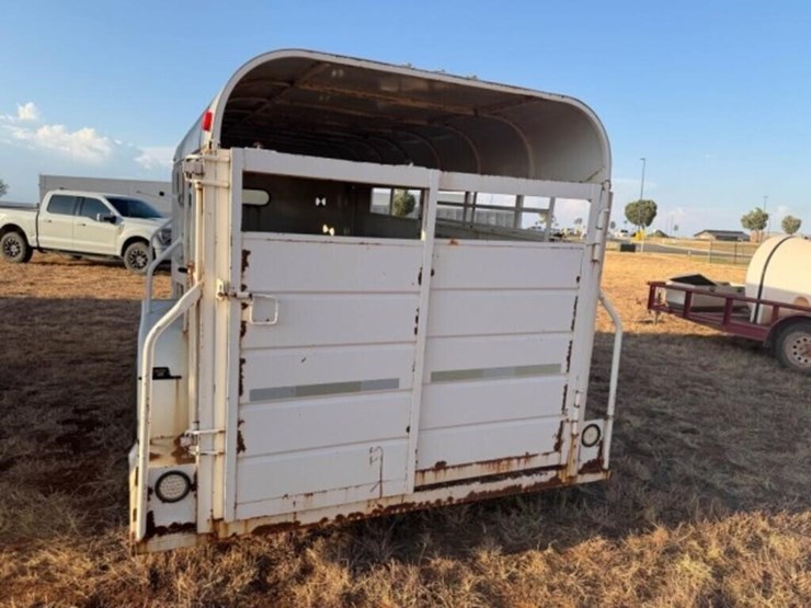 2017-w-w-livestock-trailer-image-11