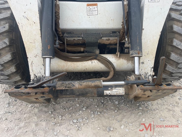 2011-bobcat-s850-image-13
