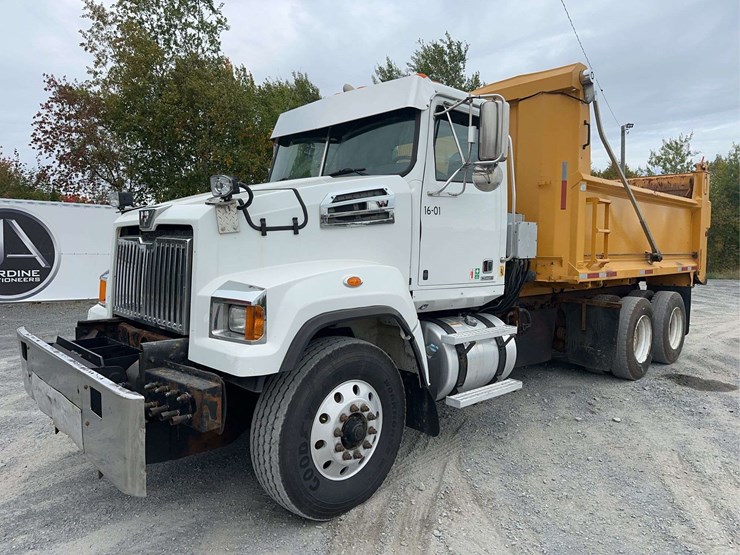 2016-western-star-4700sf-image-1