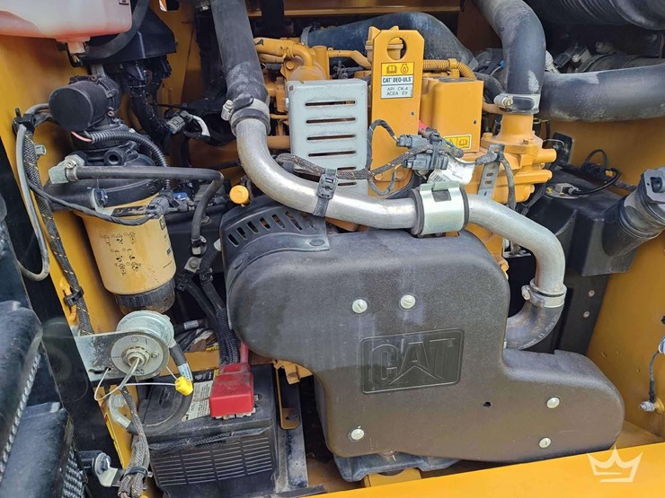 2023-caterpillar-246d3-image-21