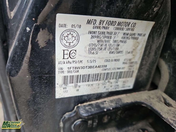 2011-ford-f350-image-40