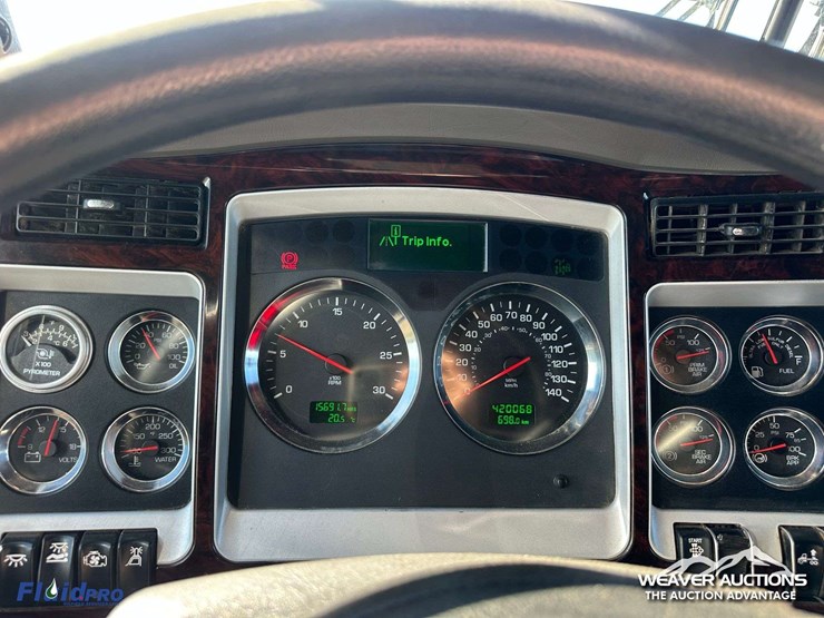kenworth-t800-image-17