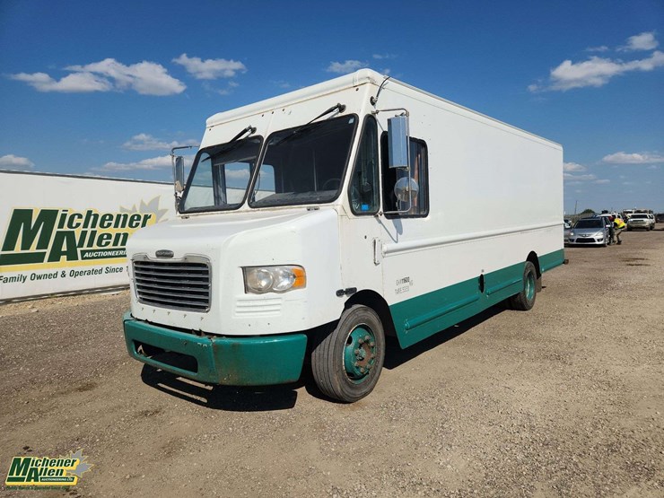 2014-freightliner-mt45-image-1