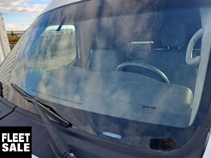 2019-nissan-nv3500hd-image-30