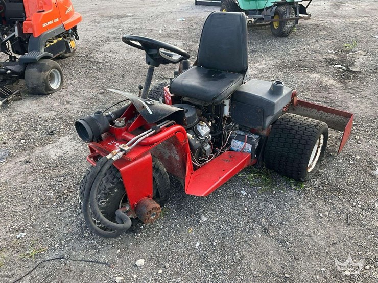 toro-bunker-rake-image-1