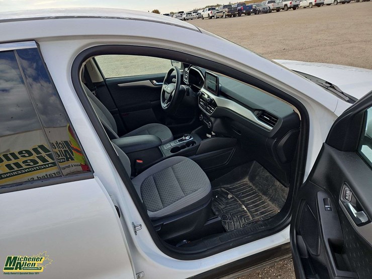 2020-ford-escape-image-17