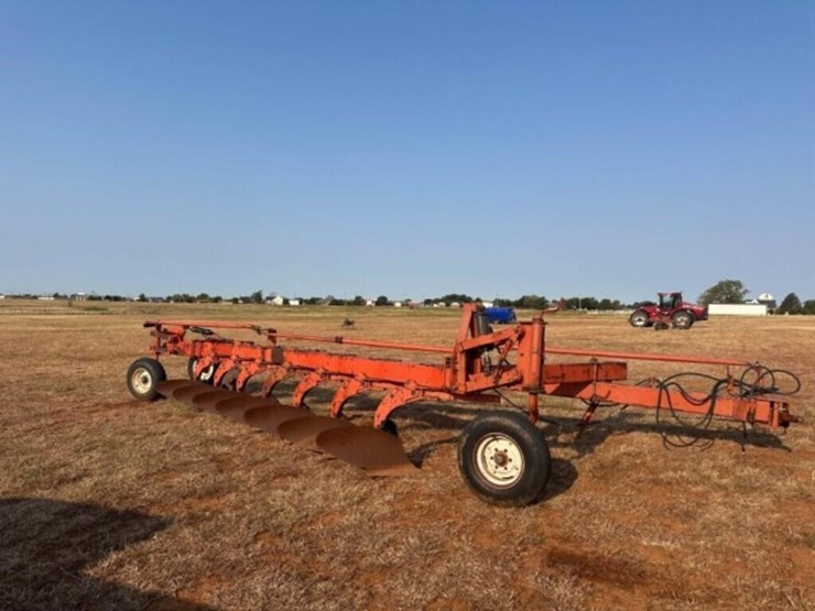 alllis-chalmers-400-7-bottom-plow-image-16