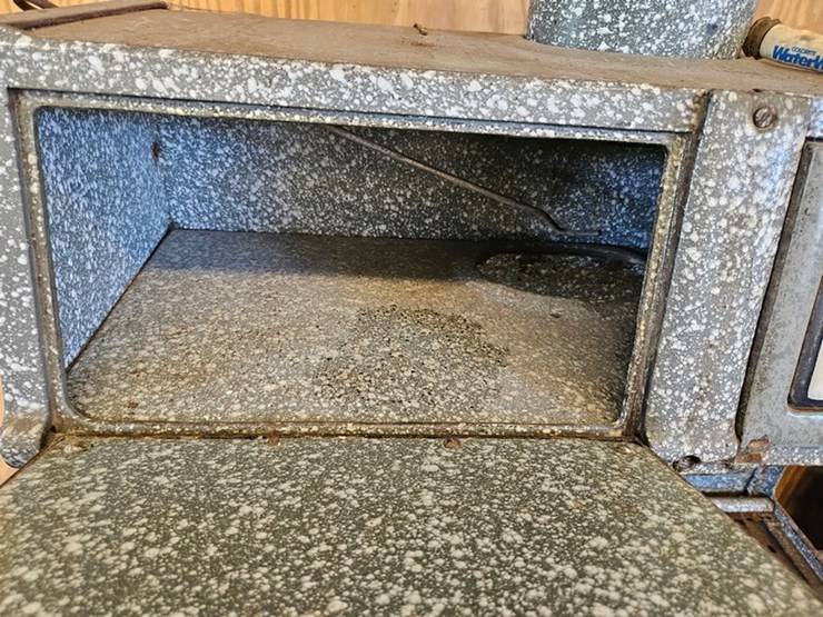 #2517-•-wrought-iron-range-co.-b30-antique-stove-image-17