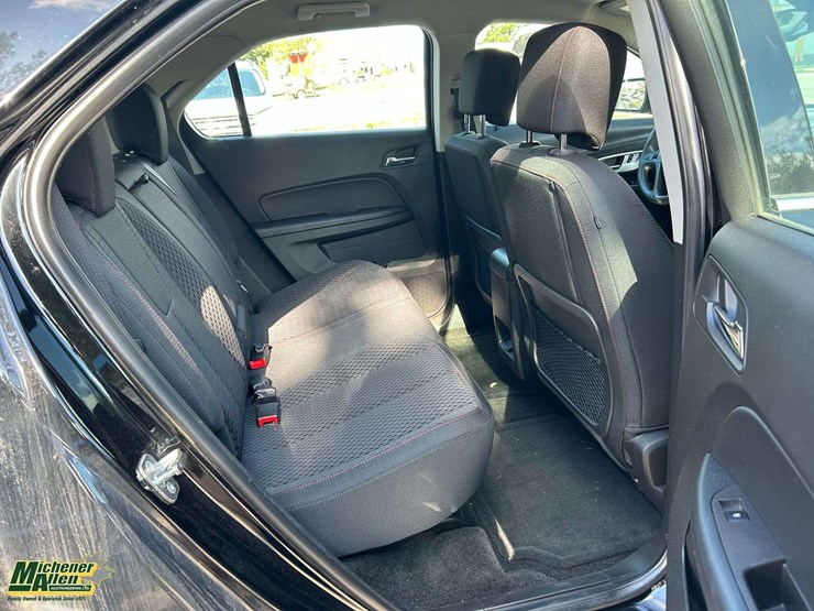 2015-chevrolet-equinox-image-12