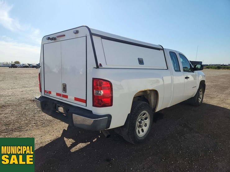 2011-chevrolet-silverado-1500-image-4