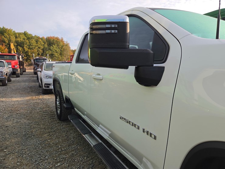 2022-chevrolet-2500-image-13