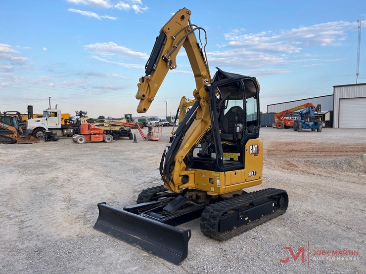 caterpillar-303.5-image-2