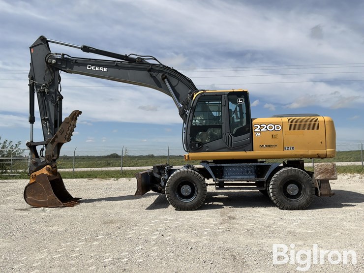 2011-deere-220dw-image-8