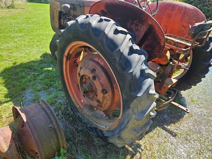 #2528-•-cockshutt-f3-tractor-image-30