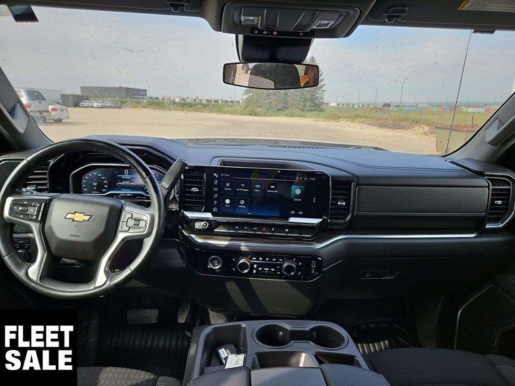 2024-chevrolet-silverado-1500-image-18