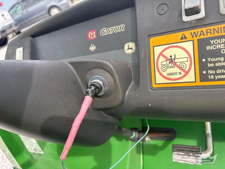 2017-john-deere-gator-image-8