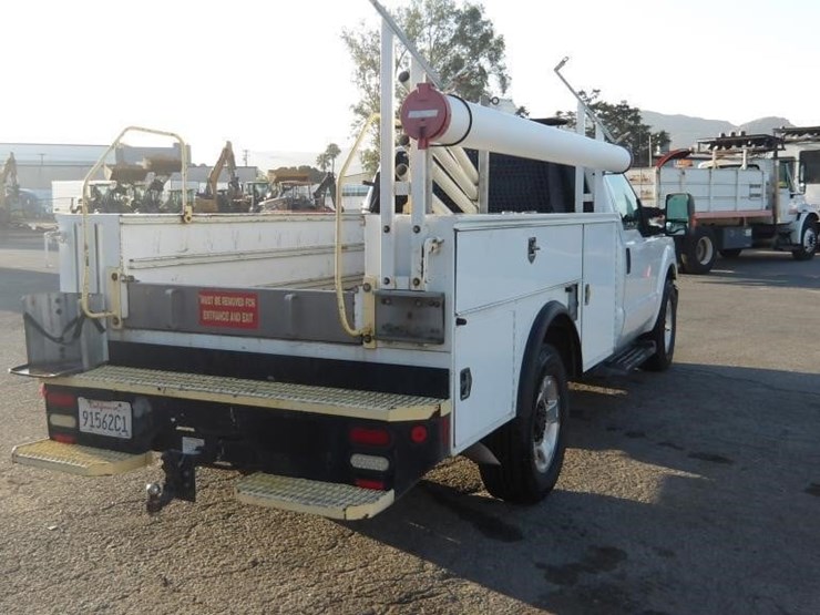 2011-ford-f350-image-3