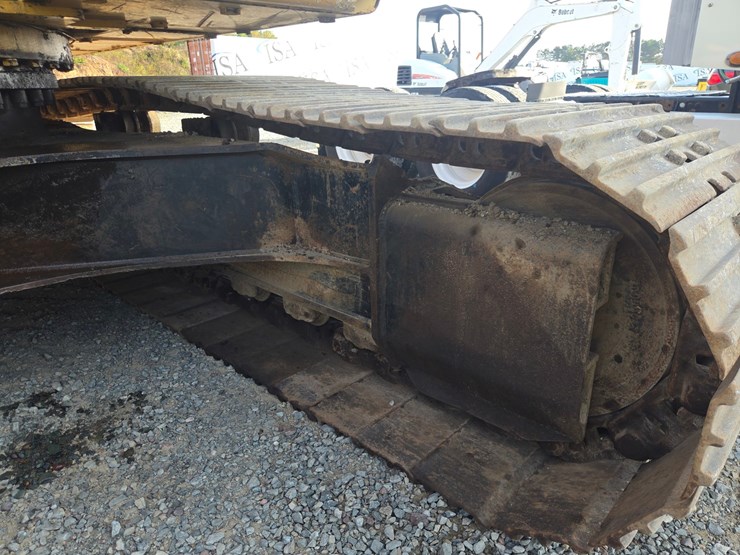 caterpillar-330b-image-47