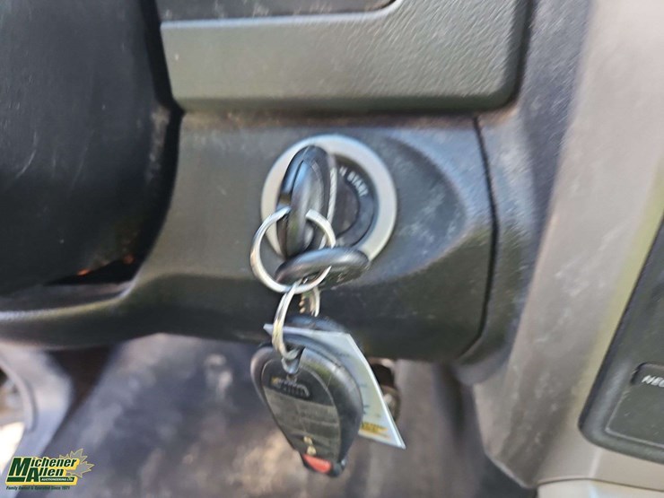 2013-dodge-1500-image-24