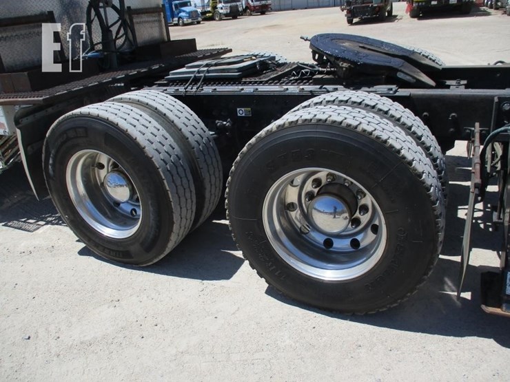 2014-kenworth-t800-image-35