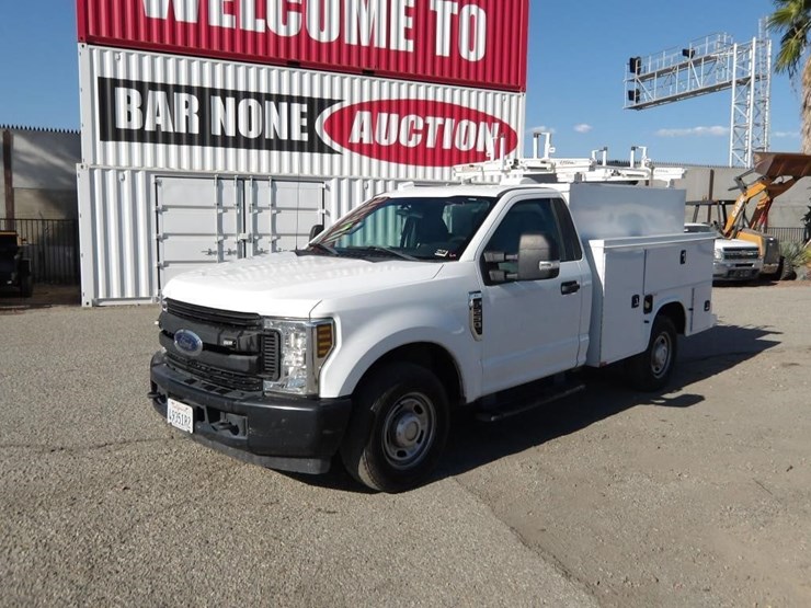 2019-ford-f250-xl-image-1