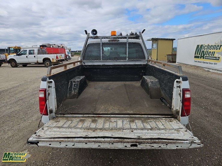 2011-ford-f250-image-15