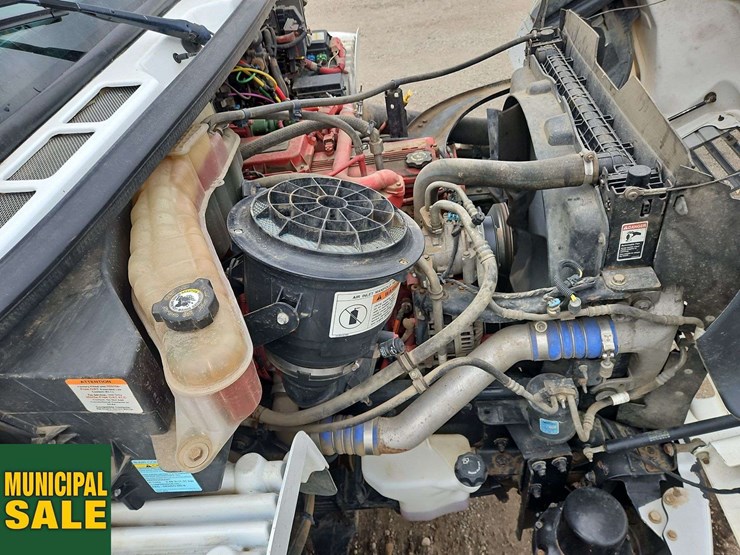 2019-freightliner-m2-106-image-26