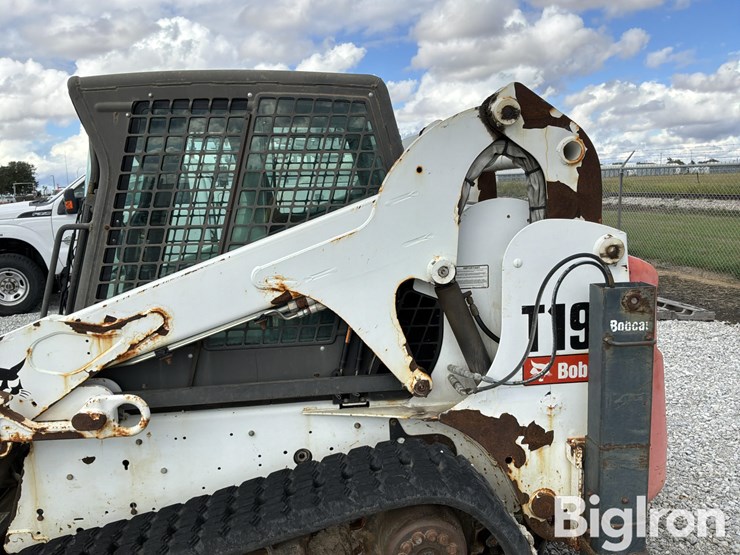 2012-bobcat-t190-image-10